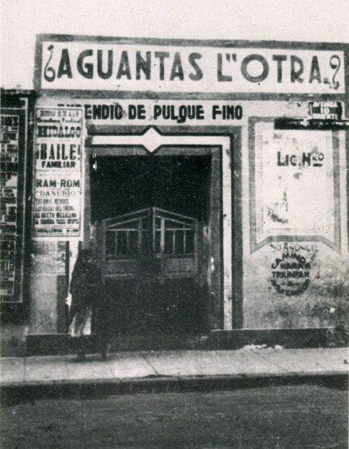 De estado de Puebla, esta pulquería data de 1900