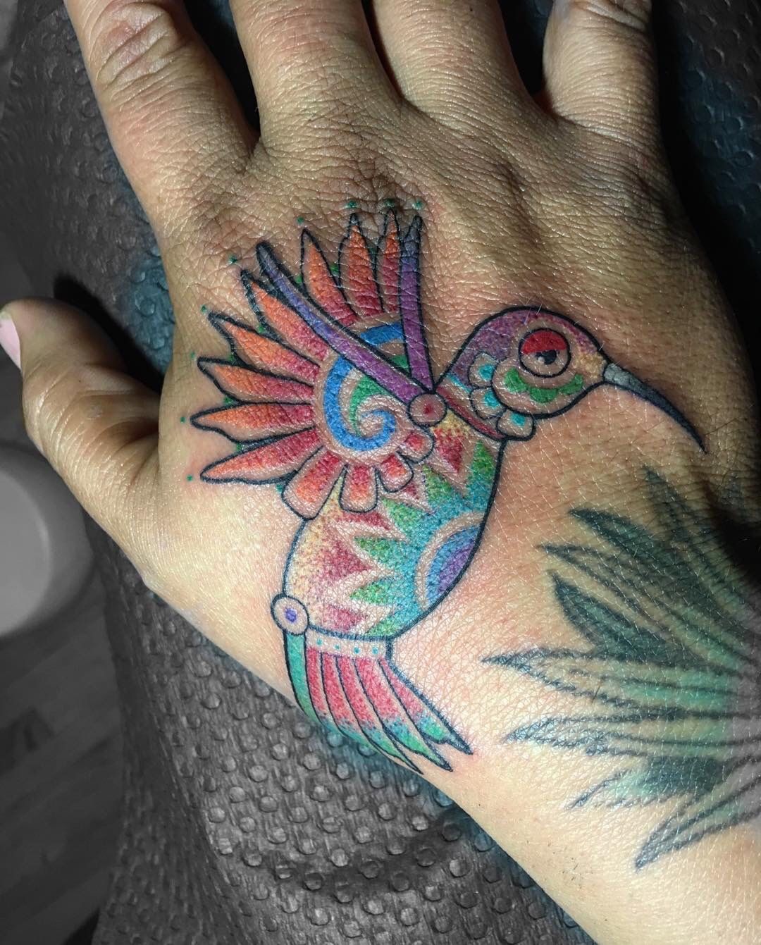 Colibrí, animal sagrado de mesoamérica por Roxy Tattoo