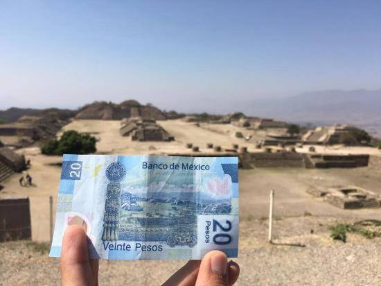 La ciudad zapoteca de Monte Alban en los billetes de 20 pesos.