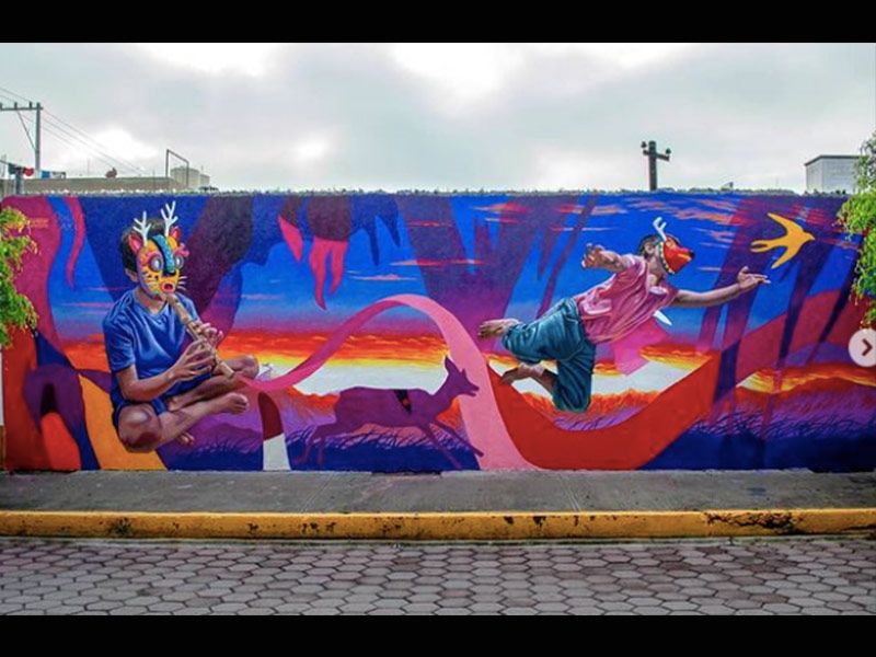 Oscar Axo, el oaxaqueño que crea poesía visual mexicana en sus murales